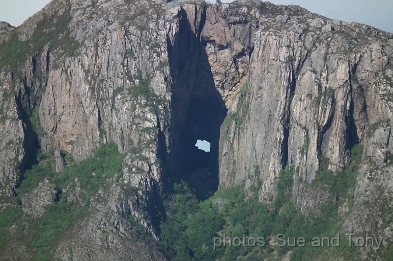day10 0101.jpg - the mountain with the hole in it